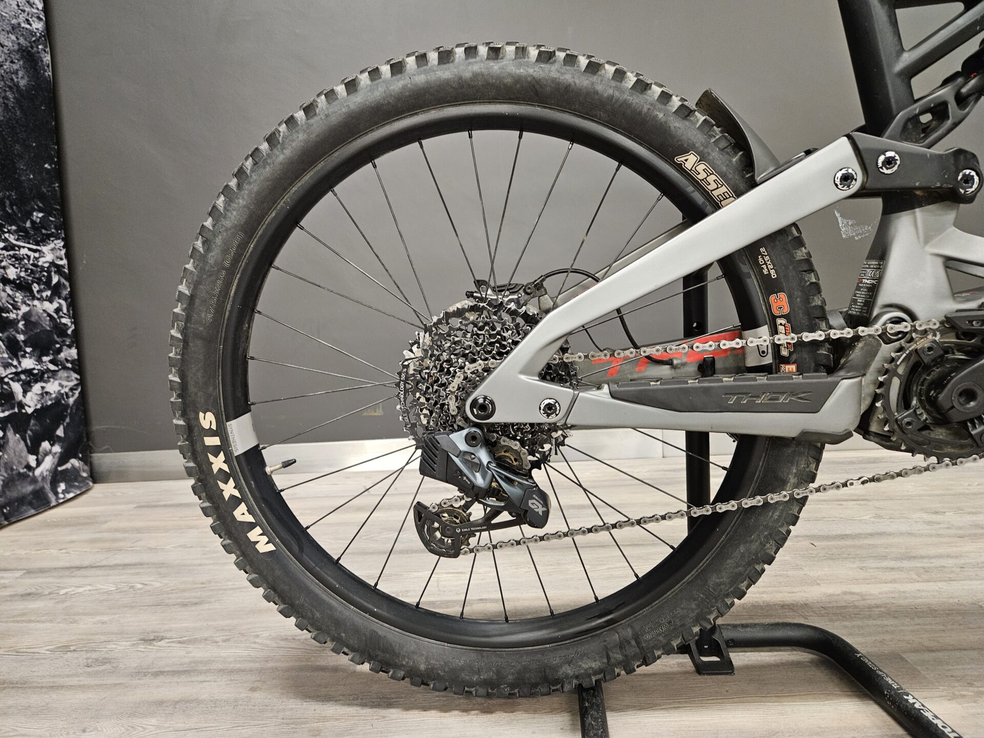 thok-gram-rc-taille-l-vtt-lectrique-enduro-carbone-test image 3